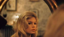 性感裸体美女视频